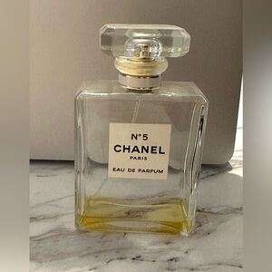 CHANEL No. 5 Eau de Parfum with Gold Detail